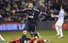 【足彩网首页】哲科空降沙尔克04，老将的德乙征程与球队的战术革命