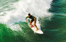 【足彩网首页】一年之痒，森林狼马刺交易告急，八号秀与爱德华兹搭档梦碎